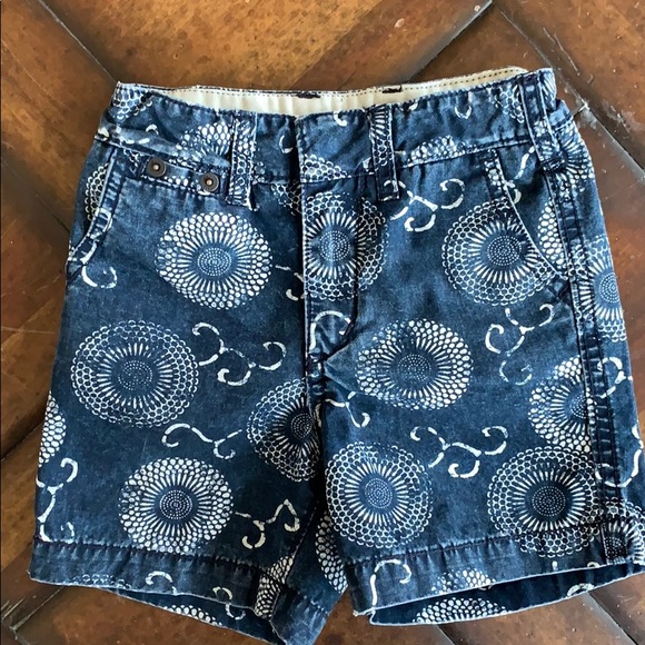 Lot of boys shorts 2 pair 2T - Picture 4 of 5